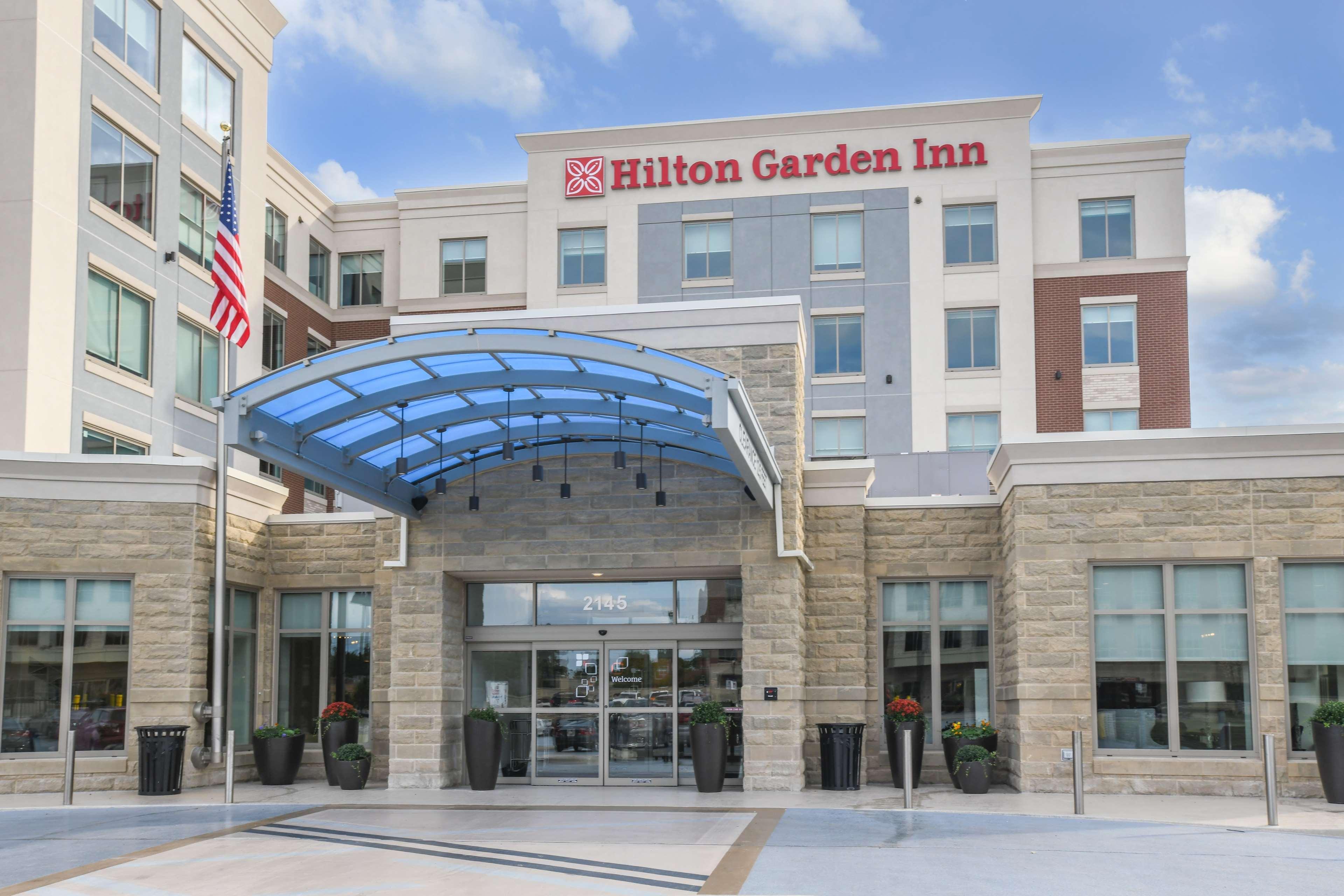 Hilton Garden Inn Cincinnati Midtown Exterior foto